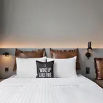 Moxy Duesseldorf City